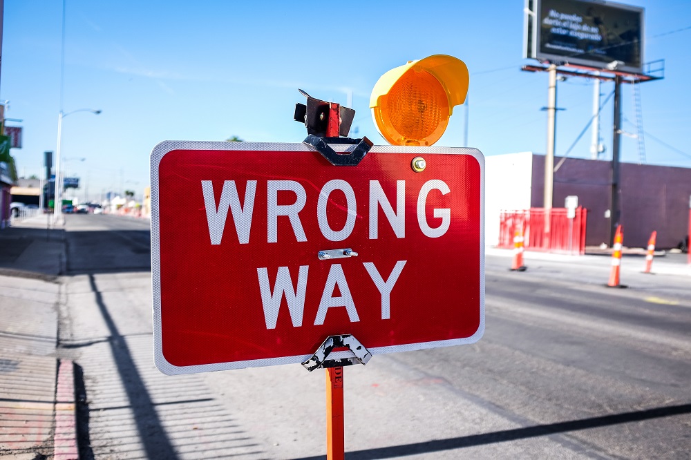 wrong way sign